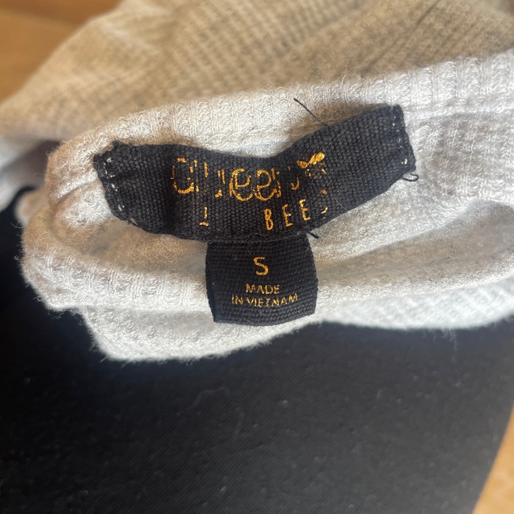2 Pack- Vibrant Yellow and Grey Crop Tops - Picture 5 of 5